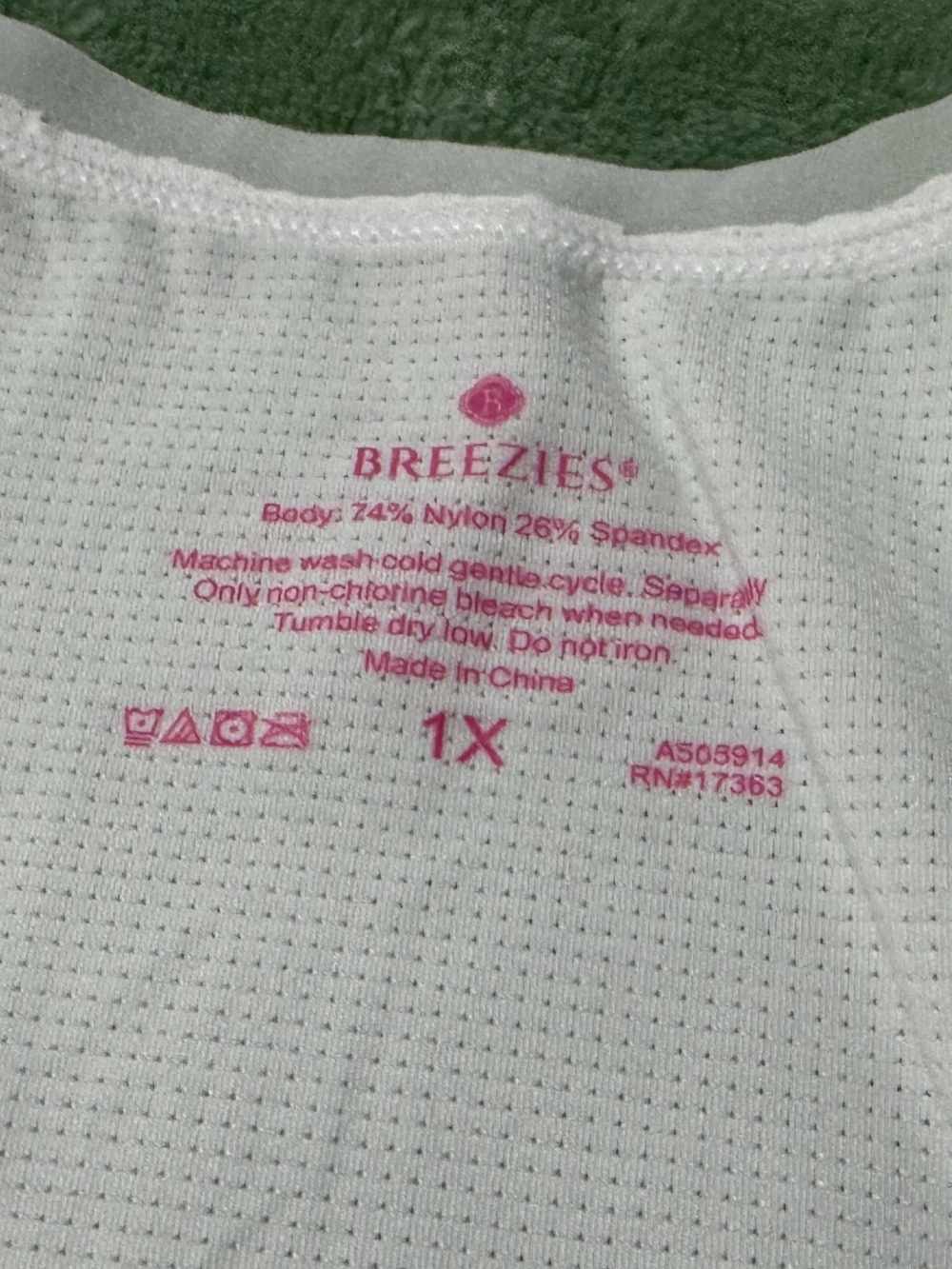 Lot of 4 Breezies White Razorback Tank Tops Size 1X - Picture 4 of 5